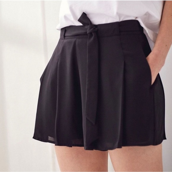 Aritzia * Sunday Best * skort - Picture 1 of 5